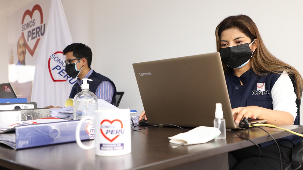 ¿Cómo se supervisan los ingresos y gastos de los partidos? 