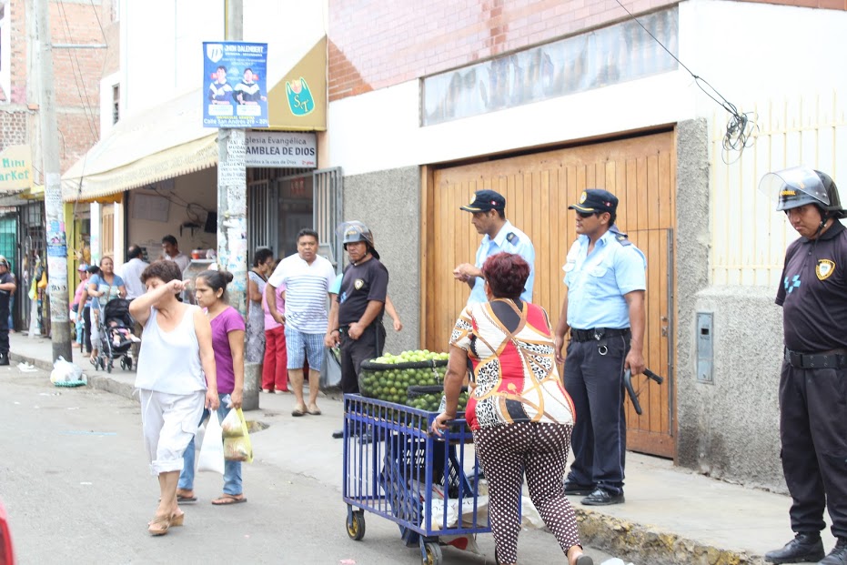 Trujillo: Municipalidad libera de comercio ambulatorio calles de la urbanización Monserrate