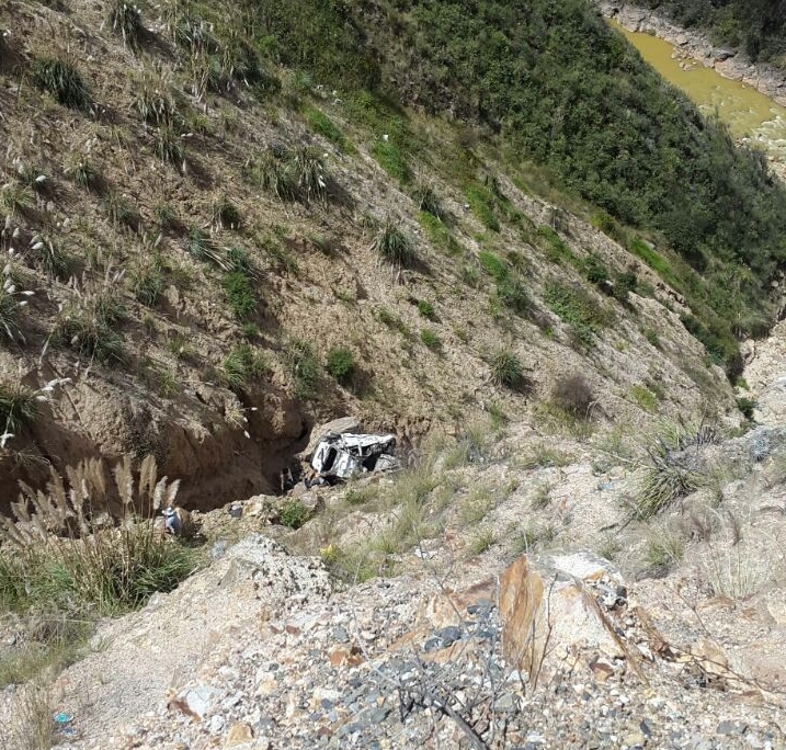 Vehículo cae abismo dejando dos muertos y dos heridos en Otuzco