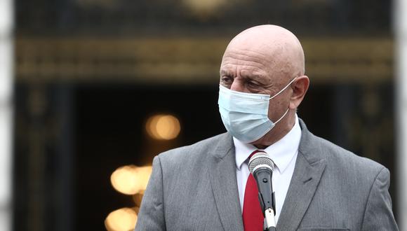 José Cueto sobre viaje de Castillo al Vaticano: “Hasta donde yo sé, el presidente ni siquiera es católico” 