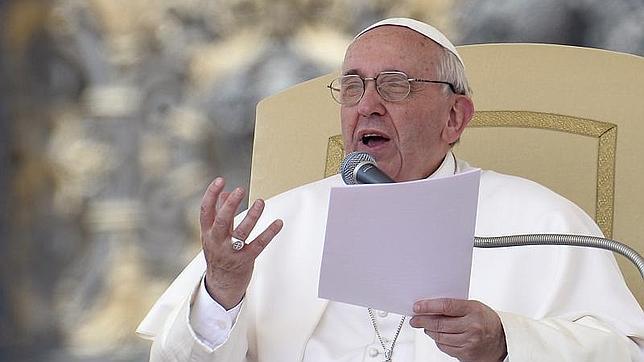 Papa Francisco explica por qué es importante la comida familiar(Vídeo)