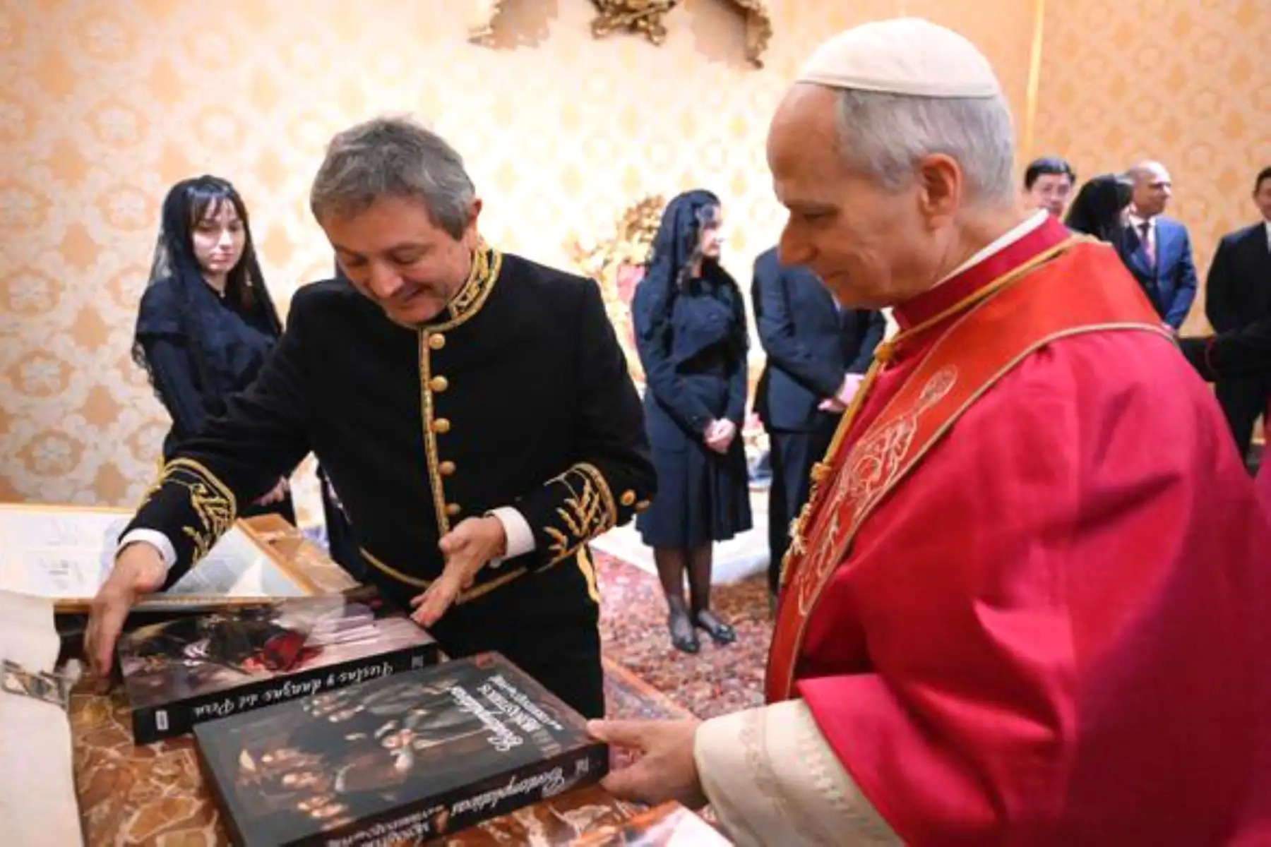 Embajador del Perú ante la Santa Sede presentó cartas credenciales al Papa León XIV