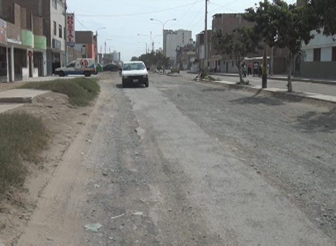 Paralizan obra en avenida Juan Pablo II por mal estudio de suelo