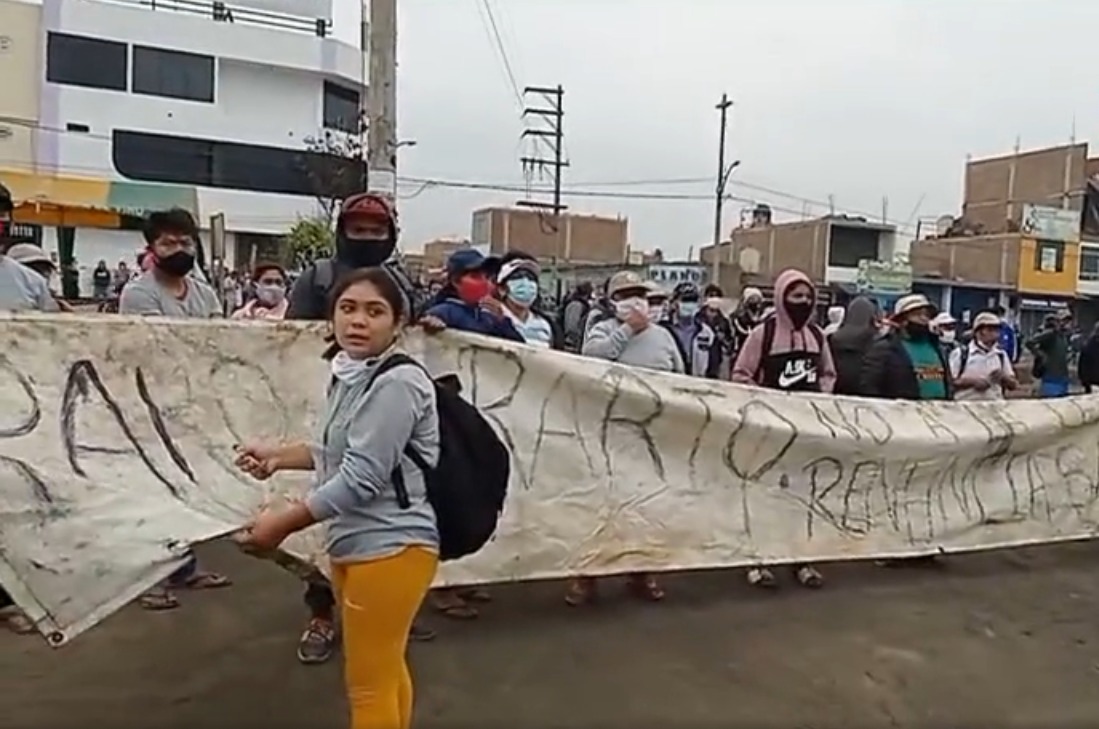 Virú: Obreros vuelven a bloquear carretera Panamericana por protestas ante Ley Agraria