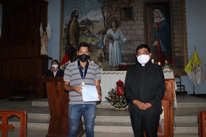 La Esperanza: parroquia rinde homenaje póstumo a fieles fallecidos por covid-19