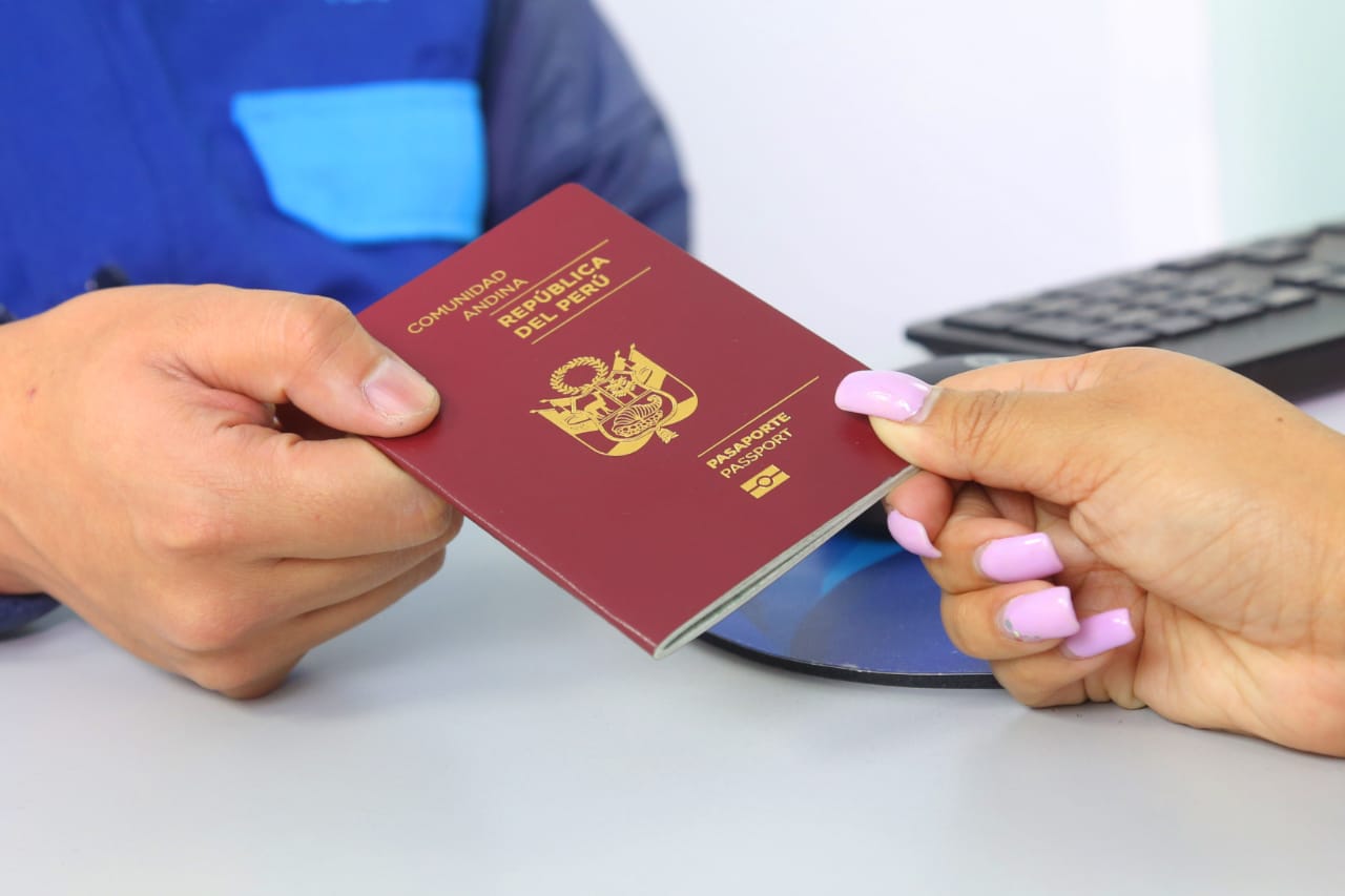 Pasaporte electrónico de peruanos en el exterior tendrá vigencia de 10 años