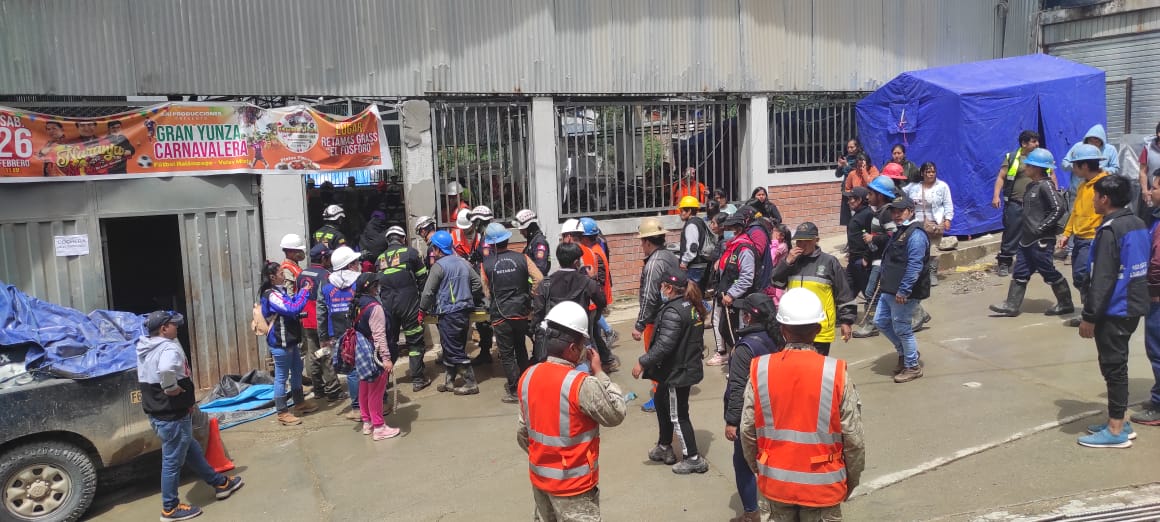 Encuentran cuerpo de adolescente sepultada en derrumbe de Retamas 