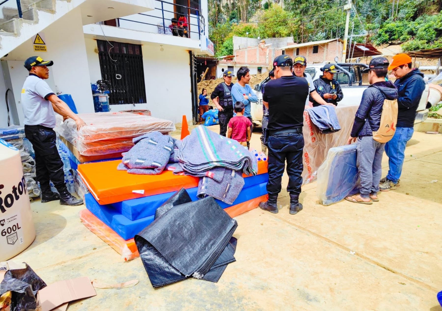 La Libertad: llevan ayuda humanitaria para damnificados y afectados por huaico en Pataz