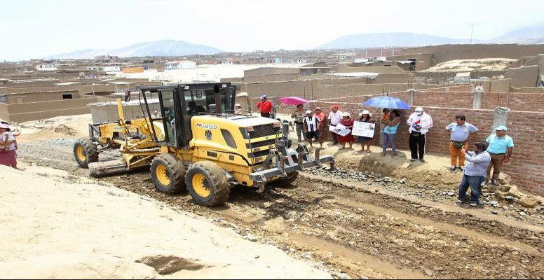 Más de 4 mil vecinos beneficiados con obras de nivelación de calles en Alto Trujillo