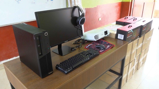 Huamachuco: minera implementa sala multimedia en colegio de Shiracmaca