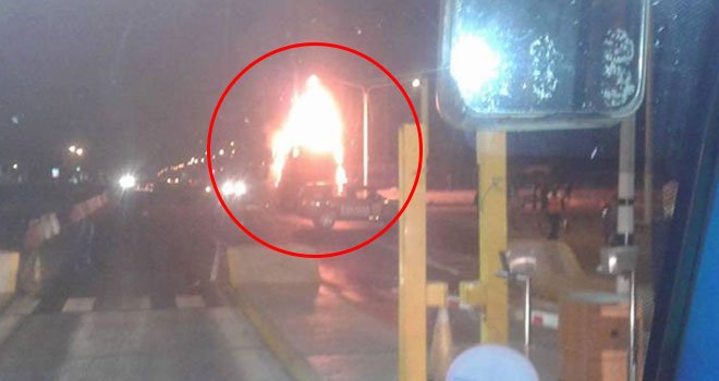 Tráiler que transportaba electrodomésticos se incendia cerca a peaje Chicama