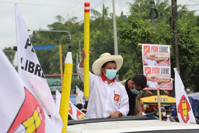 Cerrón amenaza a medios tras ofrecimiento de Castillo de someterse a investigación