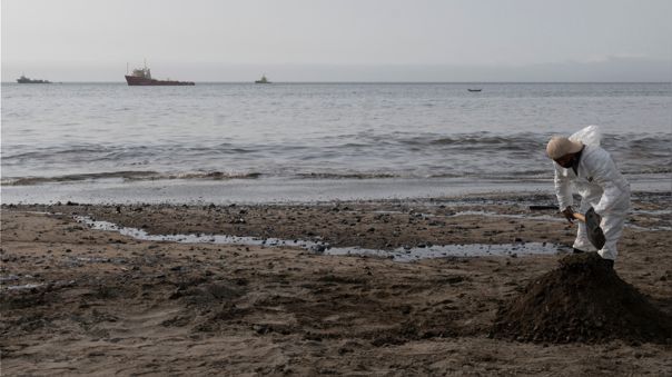 “Se ha dispuesto impedimento para zarpar de buque italiano involucrado en derrame de petróleo”