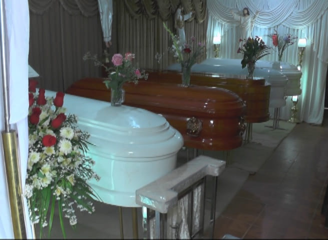 Piden apoyo para enterrar a los cinco muertos de accidente en Otuzco