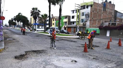 Alcalde de Víctor Larco se queja porque no le darían presupuesto para mejorar pistas durante reconstrucción