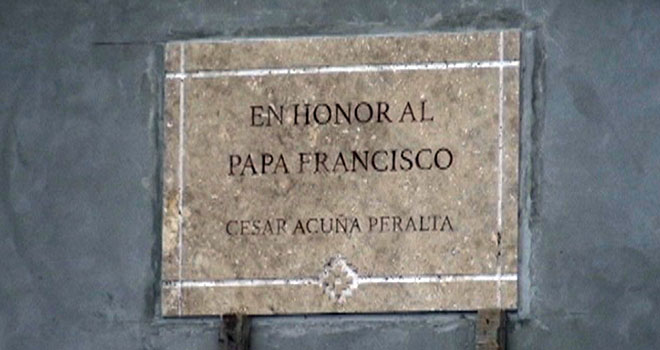 Alcalde de Huanchaco defiende nombre de Acuña en obelisco construido para el papa Francisco