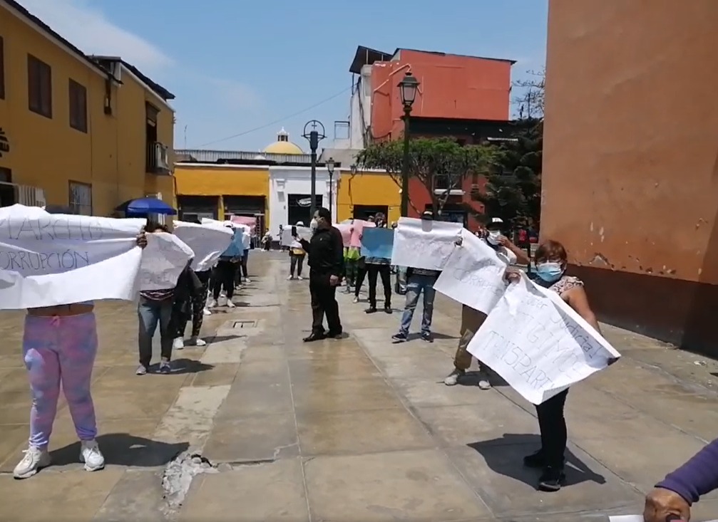 Ciudadanos protestan ante Corte de Justicia para que Daniel Marcelo no regrese a alcaldía