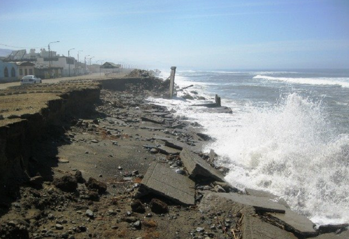 Indeci advierte a la población no correr riesgos y no acercarse a las playas