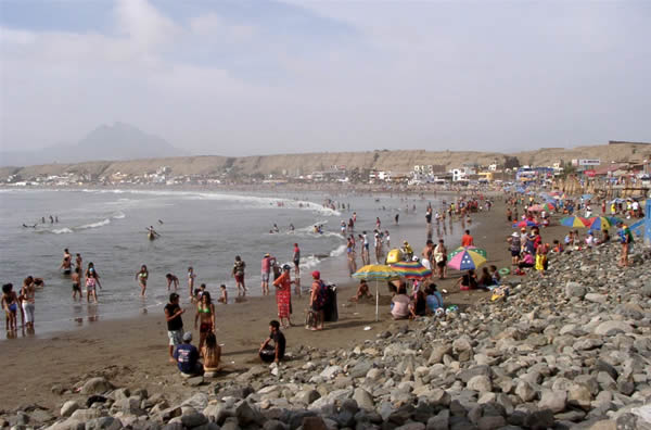 Días soleados durante el feriado largo en ciudades de la costa norte