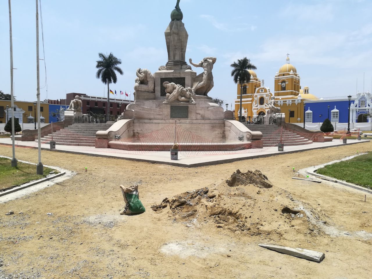 Alcalde anuncia feria de libros aunque mejoramiento de plaza de armas no termina