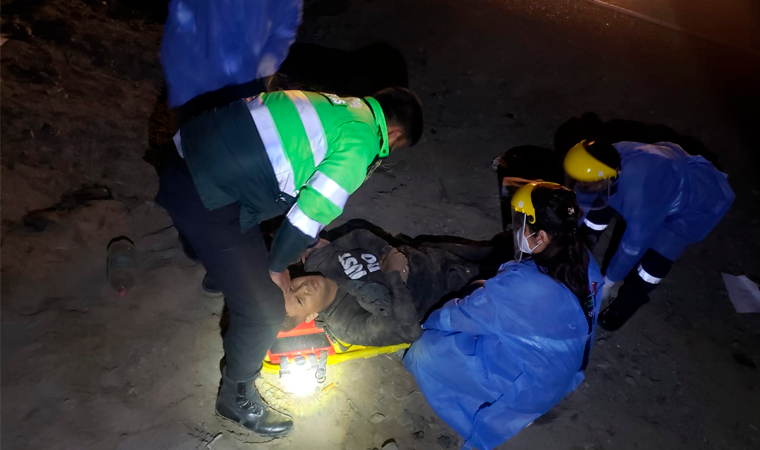 Dos policías heridos en volcadura de auto producido en el sector Coscomba