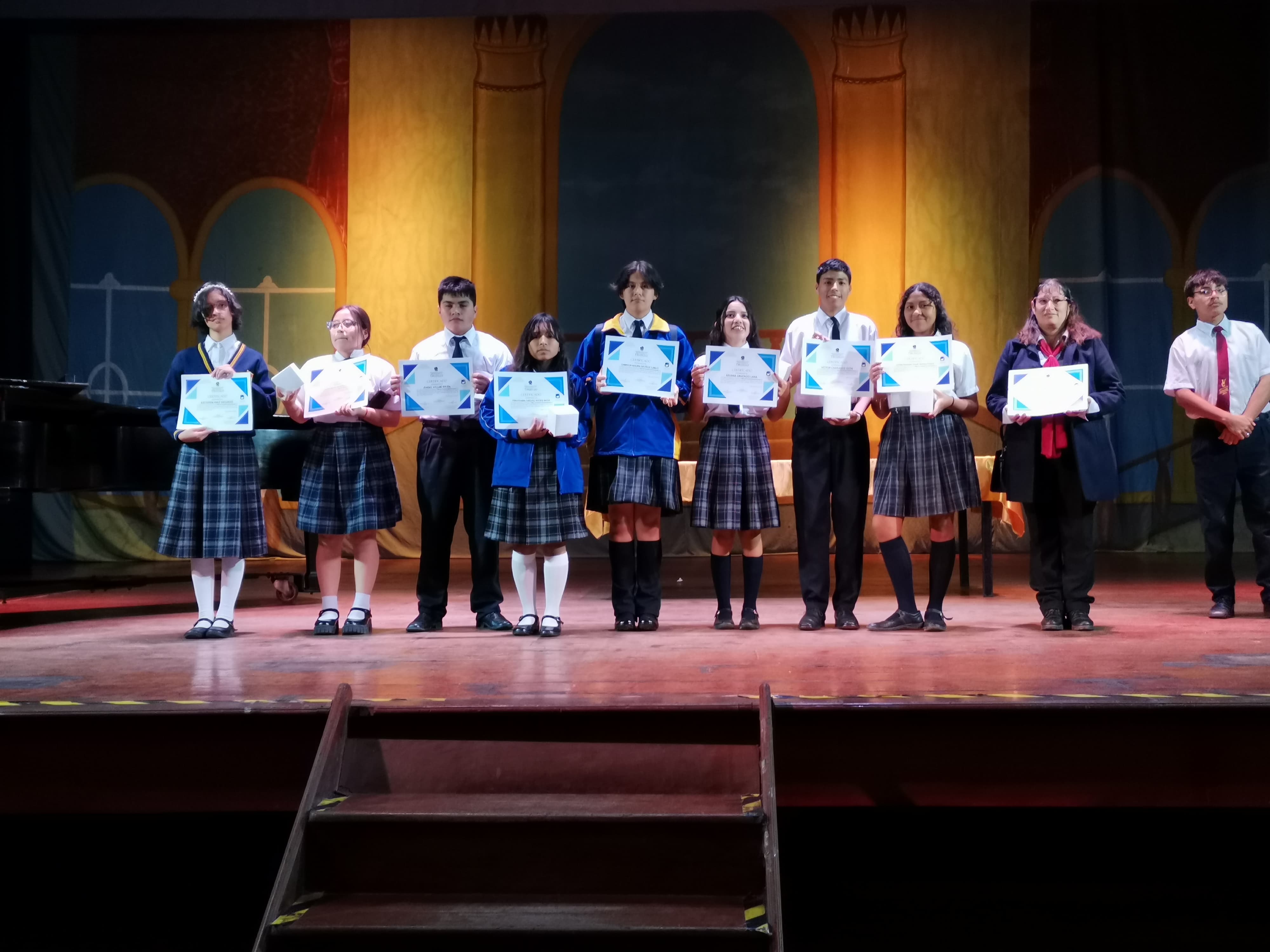 Poesía Joven 2024: 145 escolares poetas egresan de taller de creación literaria