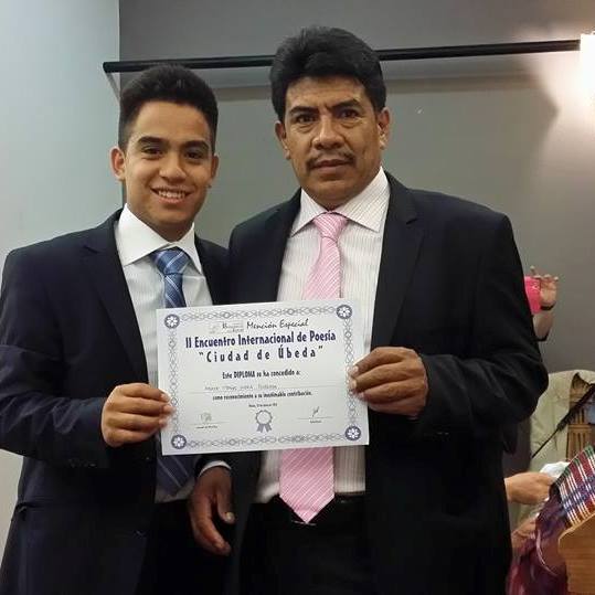 Galardonan en España a poeta de Pataz