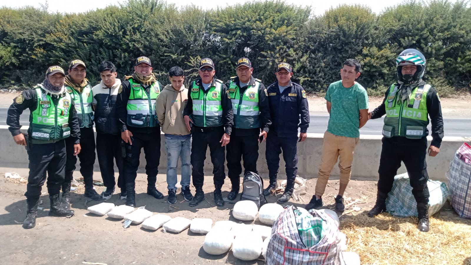Decomisan 30 paquetes de marihuana que iban a ser enviados a Chimbote