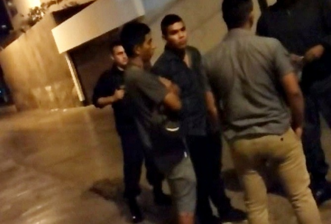 Detienen a dos efectivos policiales acusados de robar al paso con arma de fuego 