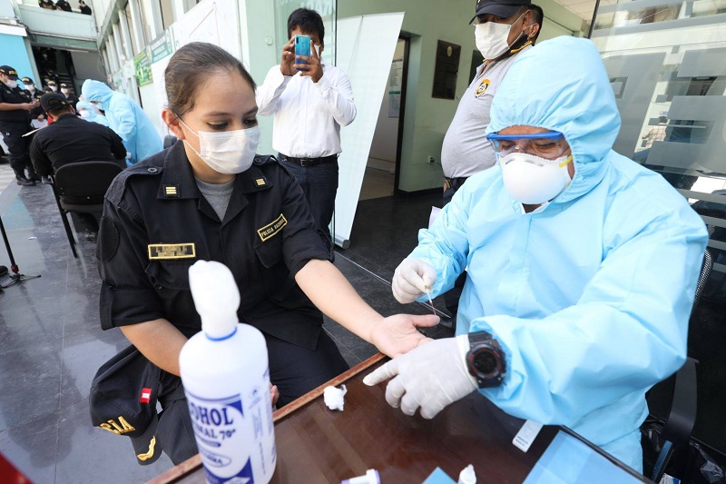 Once policías han fallecido por covid-19 y 1,300 están contagiados