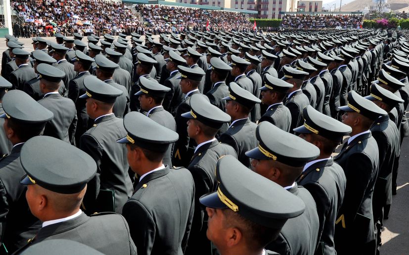 Detienen a 3 policías sospechosos de beber licor y disparar al aire