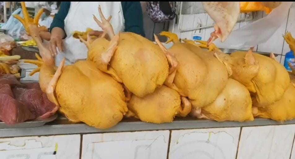 Precio del pollo sigue sobre los 9 soles, amas de casa de Trujillo están desesperadas