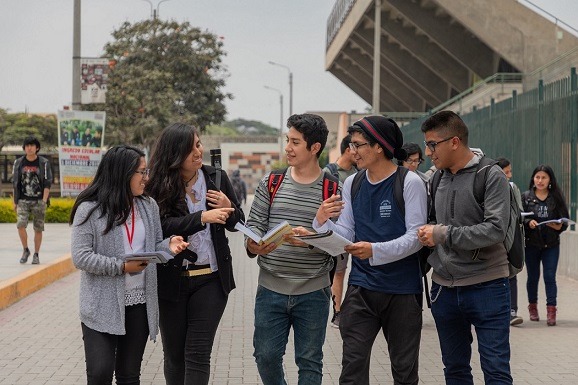 ¿Por qué es importante estudiar una carrera profesional?