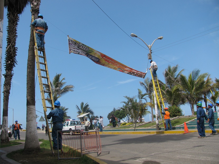 Exhortan a organizaciones políticas a no utilizar postes para campañas electorales