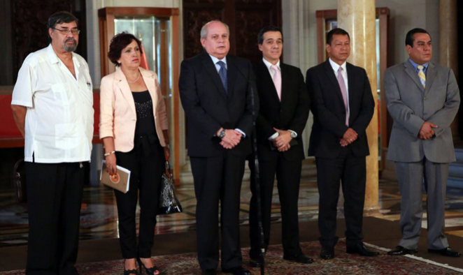 Dirigentes de CGTP se reúnen con premier Cateriano y presentan sus demandas laborales