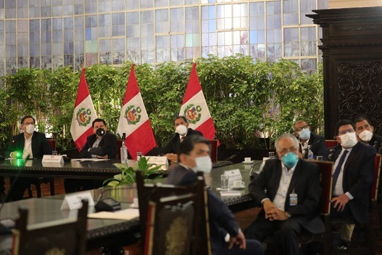 Presidente Vizcarra se reúne con representantes de gobiernos regionales