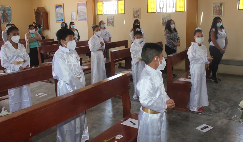 Más de 200 niños recibieron sacramento de la Primera Comunión en La Esperanza