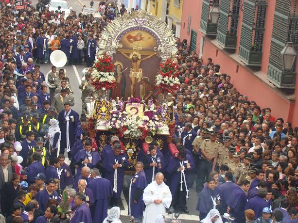 Señor de los Milagros realiza hoy segundo recorrido procesional en Trujillo