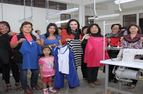 Egresó primera promoción del programa “Innovación de Confección Textil”