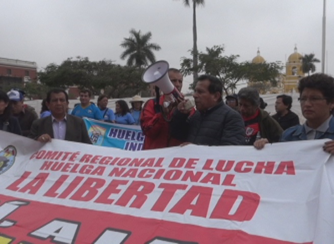 La Libertad: profesores exigen devolución de descuentos y amenazan con paro