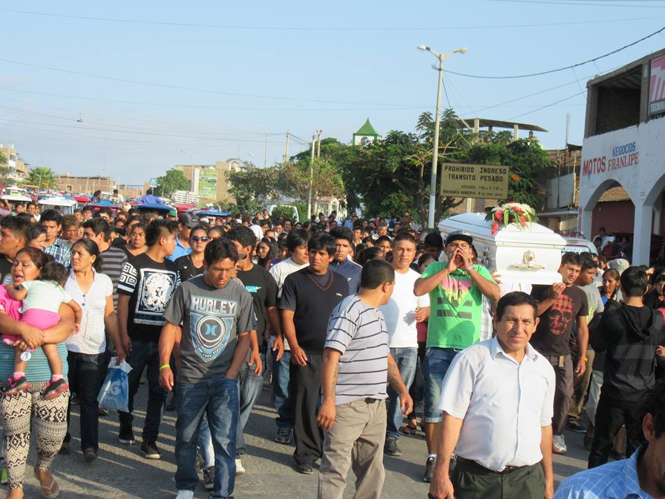 Chepén: Toman carretera y exigen justicia por asesinato de mototaxista