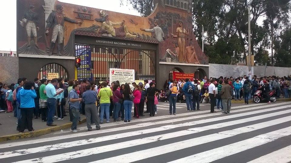 Trabajadores administrativos toman la Universidad Nacional de Trujillo