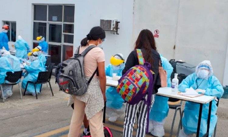 Pasajeros del primer vuelo que llegó a Trujillo desde Chile dan negativo al covid-19