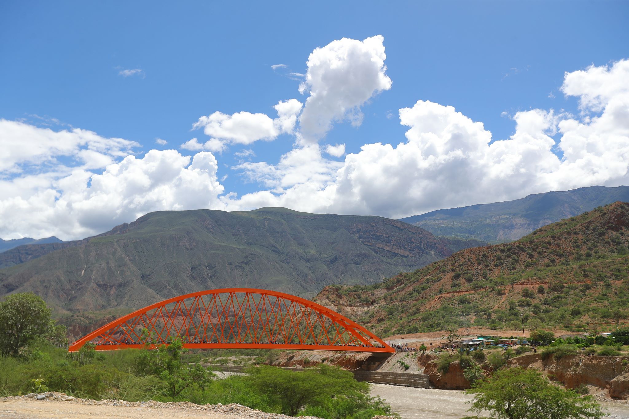 Puente Raimondi facilitará comercio y fortalecerá conectividad vial entre Áncash y La Libertad