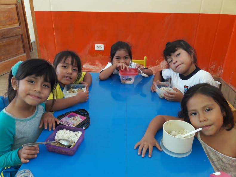 Aseguran que niños beneficiarios de Qali Warma reciben leche y no derivados   