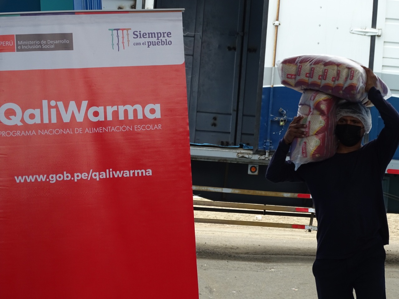 Qali Warma distribuyó más de 33 toneladas de alimentos para ollas comunes de La Esperanza y Simbal