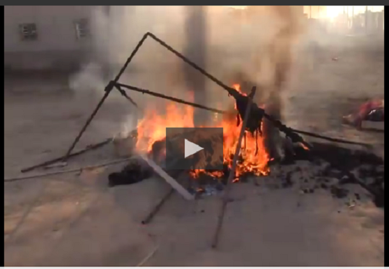 Damnificados de oleajes quemaron carpas en protesta por abandono de autoridades