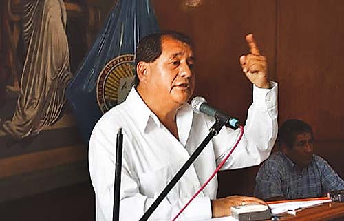 Exalcalde Quesquén continuará detenido en carceleta hasta mañana viernes