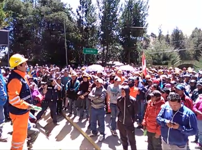 Mineros bloquean carretera de penetración a la sierra liberteña