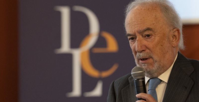 Milenial, "gif", marcianada son algunas novedades del "Diccionario de la lengua española"